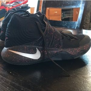 Nike Kyrie 2 basketball shoes